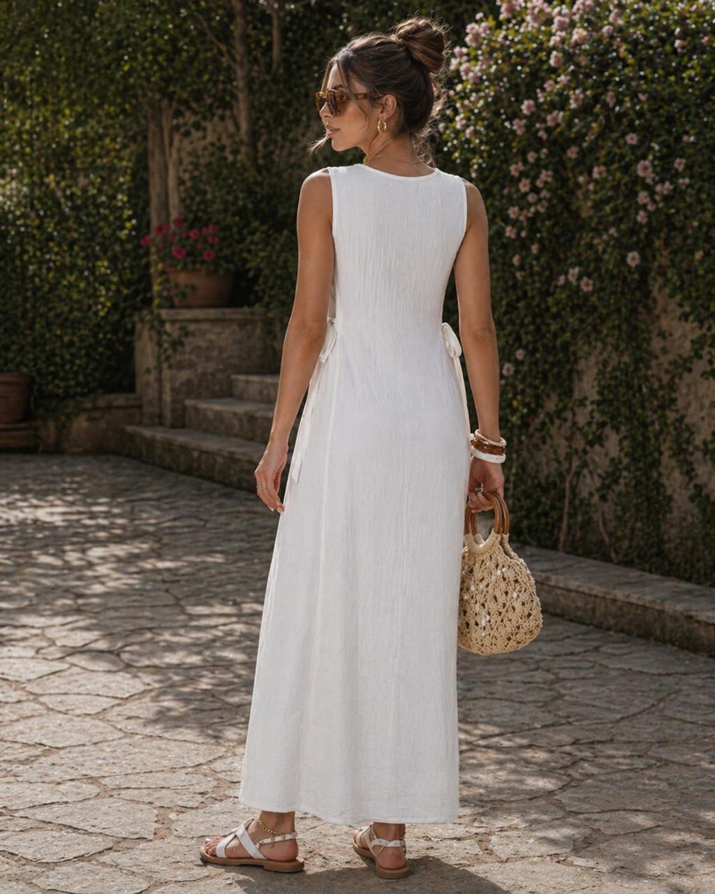 Elegant white A-line dress with a high waist
