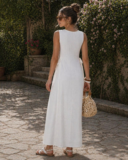 Elegant white A-line dress with a high waist